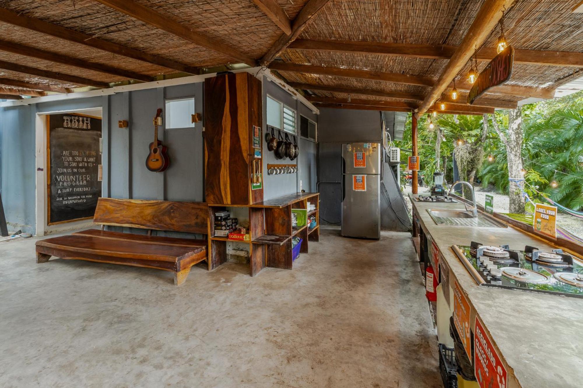 Akih Pods Hostel Playa Santa Teresa  Kültér fotó